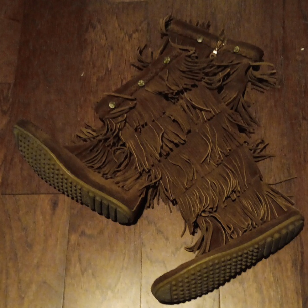 Minnetonka Brown Fringe Moccasin Boots
